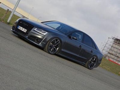 Second-hand Audi S8 plus Sport 721 CP (530 kW) 2017 Negru Berlinǎ