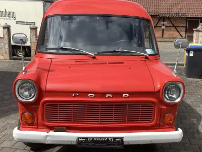 Używany Ford Transit 65 KM (47 kW) 1974 Czerwony Minivan