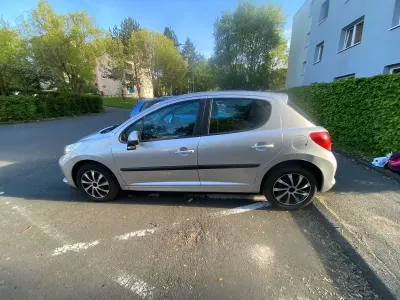 Gebraucht Peugeot 207 Sport 120 PS (88 kW) 2008 Silber Limousine