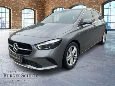 Gebraucht Mercedes B180 136 PS (100 kW) 2025 Grau Kleinwagen