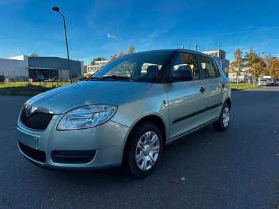 Grau Gebraucht 2009 Skoda Fabia Classic Kleinwagen | 3.200 € (Fairer Preis)