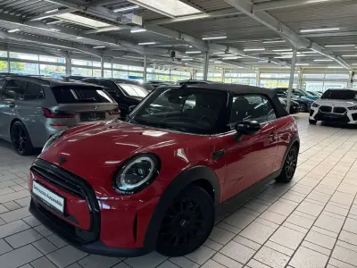 Gebraucht Mini Cooper Cabriolet 136 PS (100 kW) 2023 Chili red Cabrio