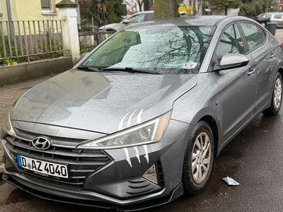 Usado Hyundai Elantra 160 HP (117 kW) 2020 Cinzento Sedan