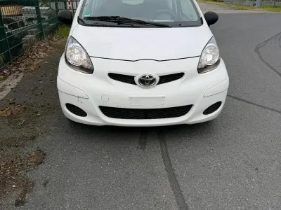 Brugt Toyota Aygo 68 HK (50 kW) 2010 Hvid Hatchback