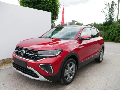 Neu VW T-Cross Life 116 PS (85 kW) 2026 Kings red metallic SUV