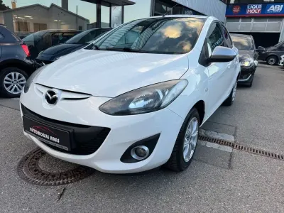 Gebraucht Mazda 2 Center-Line 75 PS (55 kW) 2014 Crystal weiss mica Limousine