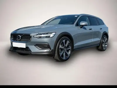 Gebraucht Volvo V60 CC Plus 197 PS (144 kW) 2024 Manufacturer Kombi