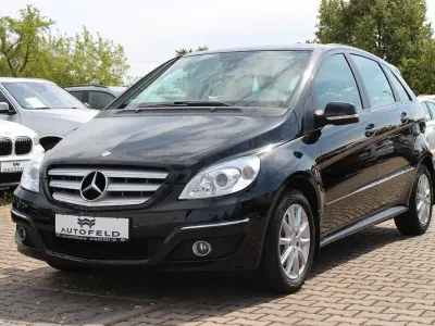 Gebraucht Mercedes B200 136 PS (100 kW) 2010 Schwarz Van / Kleinbus