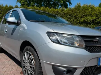 Gebraucht Dacia Sandero 75 PS (55 kW) 2012 Silber Kleinwagen