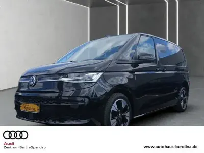 Gebraucht VW T7 Life 150 PS (110 kW) 2025 Deep black perleffekt Van