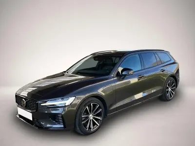 Gebraucht Volvo V60 Plus 455 PS (334 kW) 2023 Manufacturer Kombi