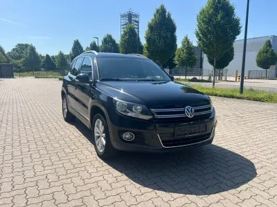 Gebraucht VW Tiguan LOUNGE 140 PS (102 kW) 2015 Schwarz SUV