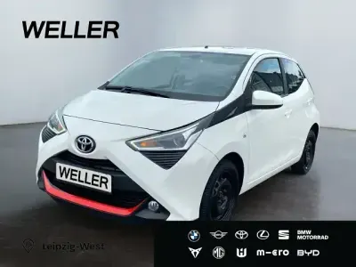 Gebraucht Toyota Aygo X-play 72 PS (52 kW) 2019 Weiss Kleinwagen