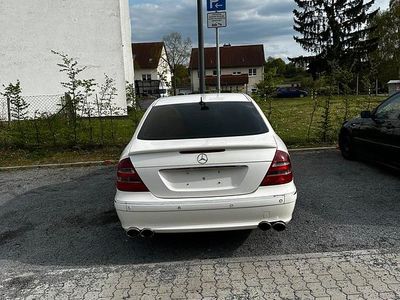 Usata Mercedes E500 306 CV (225 kW) 2006 Bianco Berlina
