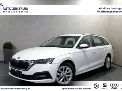 Gebraucht Skoda Octavia Ambition 204 PS (150 kW) 2022 Candyweiss (metallic) Kombi