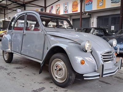 Grau Gebraucht 1984 Citroën 2CV Limousine | 10.850 €