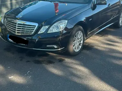 Używany Mercedes 200 183 KM (134 kW) 2010 Czarny Sedan/Limuzyna