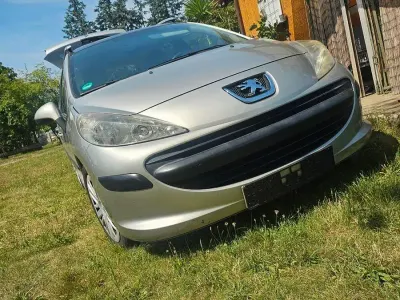 Gebraucht Peugeot 207 Tendance 109 PS (80 kW) 2006 Silber Limousine