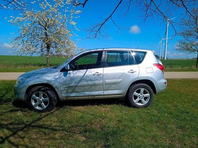 Usata Toyota RAV4 152 CV (111 kW) 2006 Argento SUV