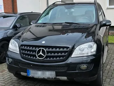 Gebraucht Mercedes ML280 190 PS (139 kW) 2008 Schwarz SUV
