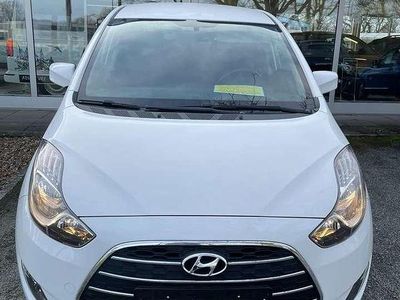 Gebraucht Hyundai i20 Trend 90 PS (66 kW) 2018 Weiß Limousine