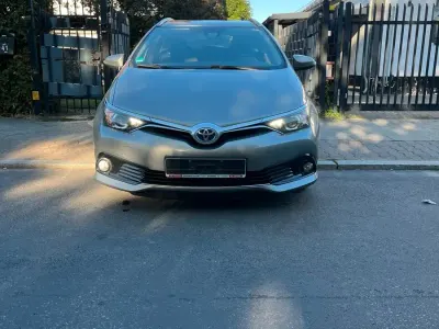 Gebraucht Toyota Auris Hybrid Edition-S 99 PS (72 kW) 2016 Silber Kombi
