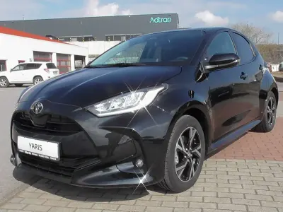 Neu Toyota Yaris 131 PS (96 kW) 2025 Black mica / ink Kleinwagen
