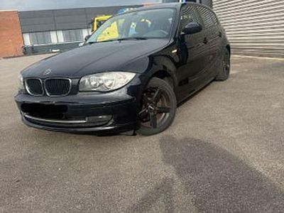 Gebraucht BMW 116 122 PS (89 kW) 2008 Schwarz Kleinwagen