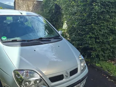 Gebraucht Renault Scénic 107 PS (78 kW) 2003 Silber Van / Kleinbus