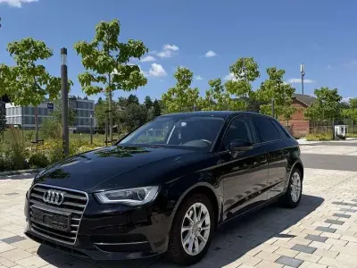 Gebraucht Audi A3 Attraction 122 PS (89 kW) 2013 Schwarz Kleinwagen
