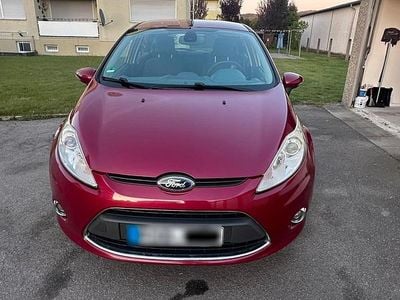 Gebraucht Ford Fiesta 60 PS (44 kW) 2009 Rot Kombi