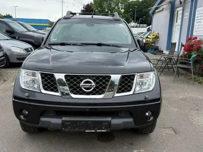 Gebraucht Nissan Navara 190 PS (139 kW) 2007 Schwarz Pickup
