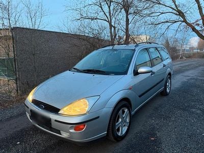 Grau Gebraucht 2000 Ford Focus Kombi | 2.399 € (Fairer Preis)