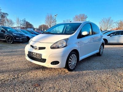 Gebraucht Toyota Aygo Edition 68 PS (50 kW) 2011 Weiß Kleinwagen