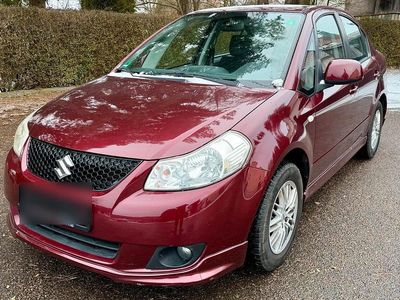 Rot Gebraucht 2008 Suzuki SX4 Limousine | 2.499 €