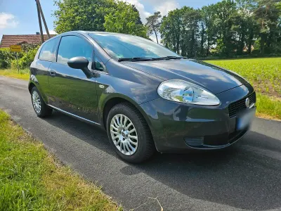 Gebraucht Fiat Grande Punto 69 PS (50 kW) 2011 Grau Kleinwagen