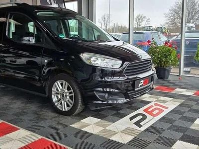 Usata Ford Tourneo Courier Titanium 101 CV (74 kW) 2016 Nero Monovolume