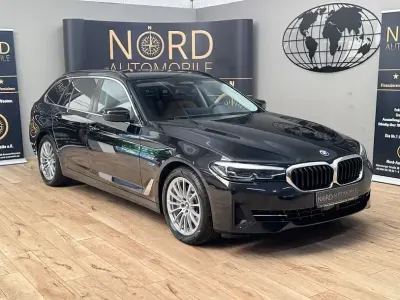 Gebraucht BMW 530e Sport Line 292 PS (214 kW) 2023 Black sapphire metal (metallic) Kombi