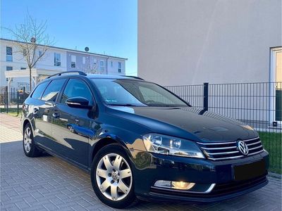Gebraucht VW Passat 140 PS (102 kW) 2012 Grau Kombi