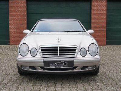 Second-hand Mercedes CLK230 193 CP (141 kW) 1999 Argintiu Cabrio