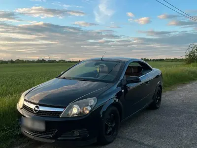 Gebraucht Opel Astra Cabriolet 150 PS (110 kW) 2007 Schwarz Cabrio