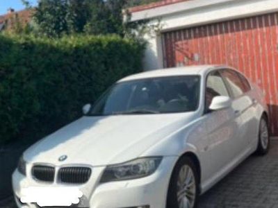 Gebraucht BMW 325 218 PS (160 kW) 2010 Weiß Limousine