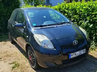 Gebraucht Toyota Yaris Cool 69 PS (50 kW) 2010 Schwarz Kleinwagen