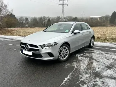 Używany Mercedes A220 190 KM (139 kW) 2019 Srebrny Sedan/Limuzyna