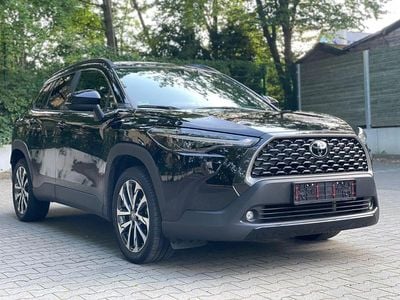 Schwarz Gebraucht 2025 Toyota Corolla Cross Team SUV | 29.990 €