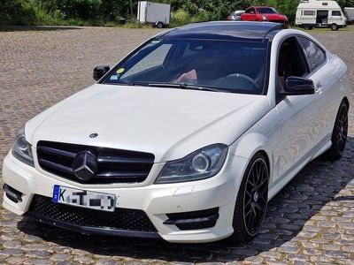 Gebraucht Mercedes C250 AMG 204 PS (150 kW) 2012 Weiß Coupé