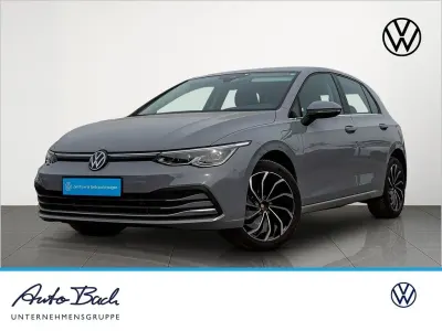 Gebraucht VW Golf VIII Style 204 PS (150 kW) 2022 Mondsteingrau Limousine