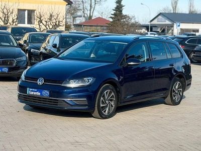 Gebraucht VW Golf VII Sound 125 PS (91 kW) 2017 Atlantic blue metallic Kombi