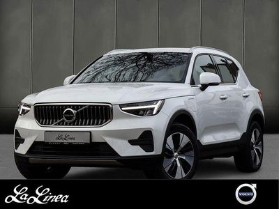 Weiss Gebraucht 2023 Volvo XC40 Plus SUV | 34.950 € (Fairer Preis)