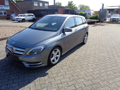 Gebraucht Mercedes B180 109 PS (80 kW) 2012 Grau Van / Kleinbus